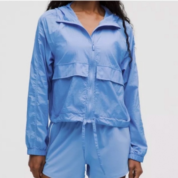 LULULEMON- Hood - Lite Relaxed fit Jacket. - Picture 2 of 10